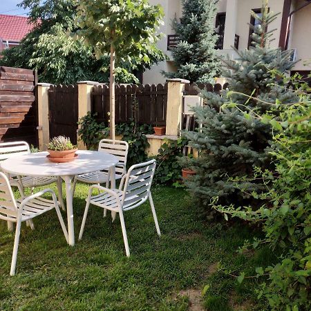 D&D Vila Villa Jászvásár Kültér fotó