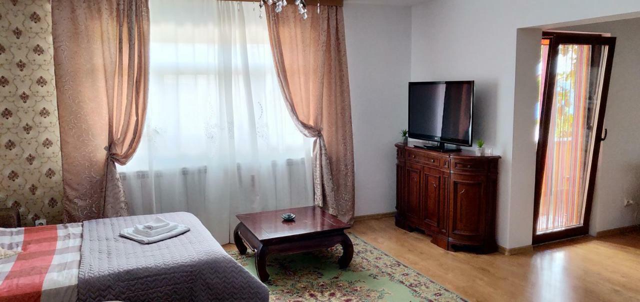 D&D Vila Villa Jászvásár Kültér fotó